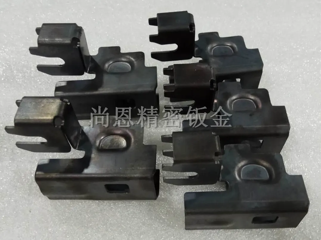 冷板，镀锌板，下料，折弯，喷粉，烤漆钣金件