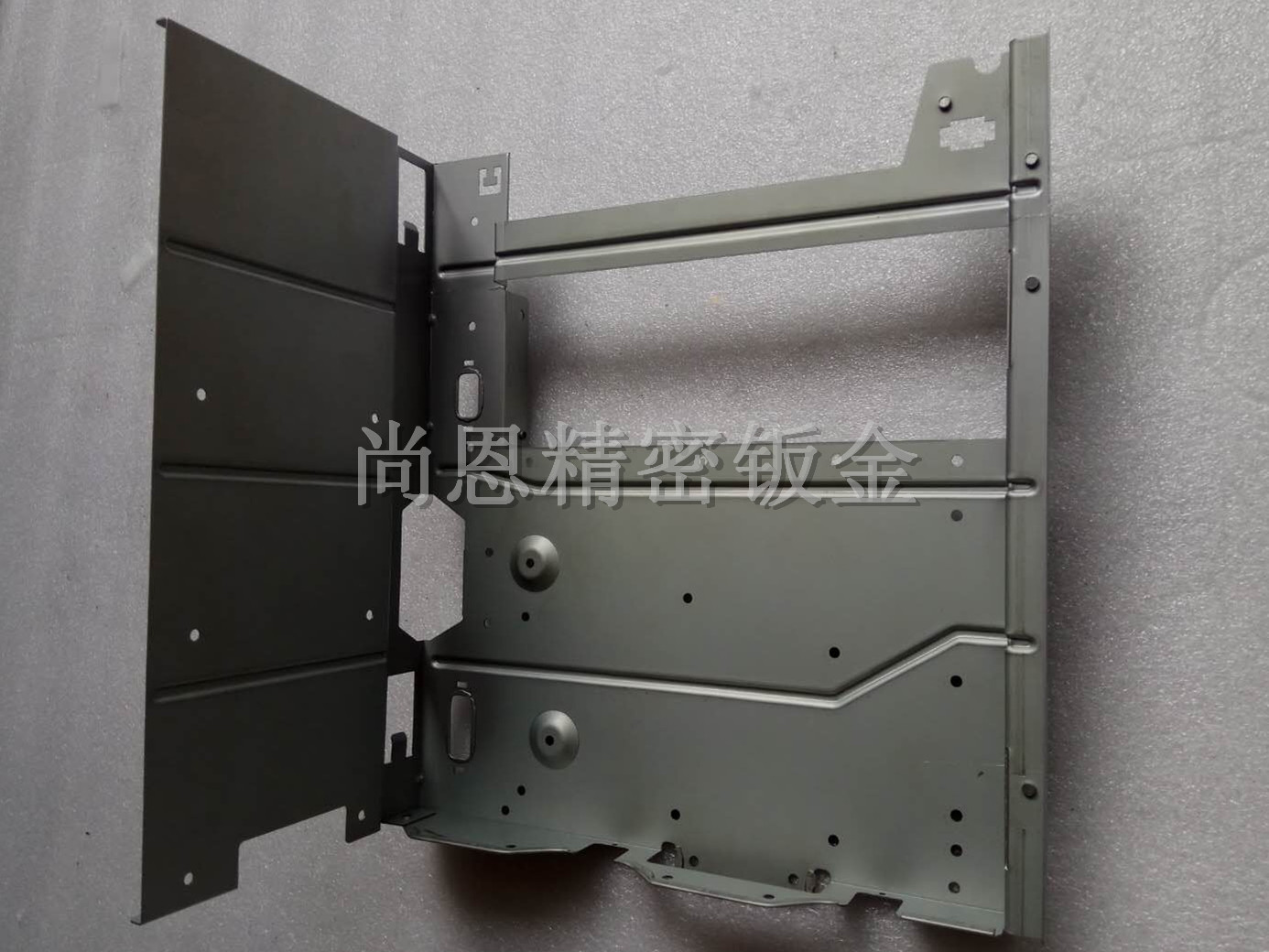 成型凸包异形钣金件